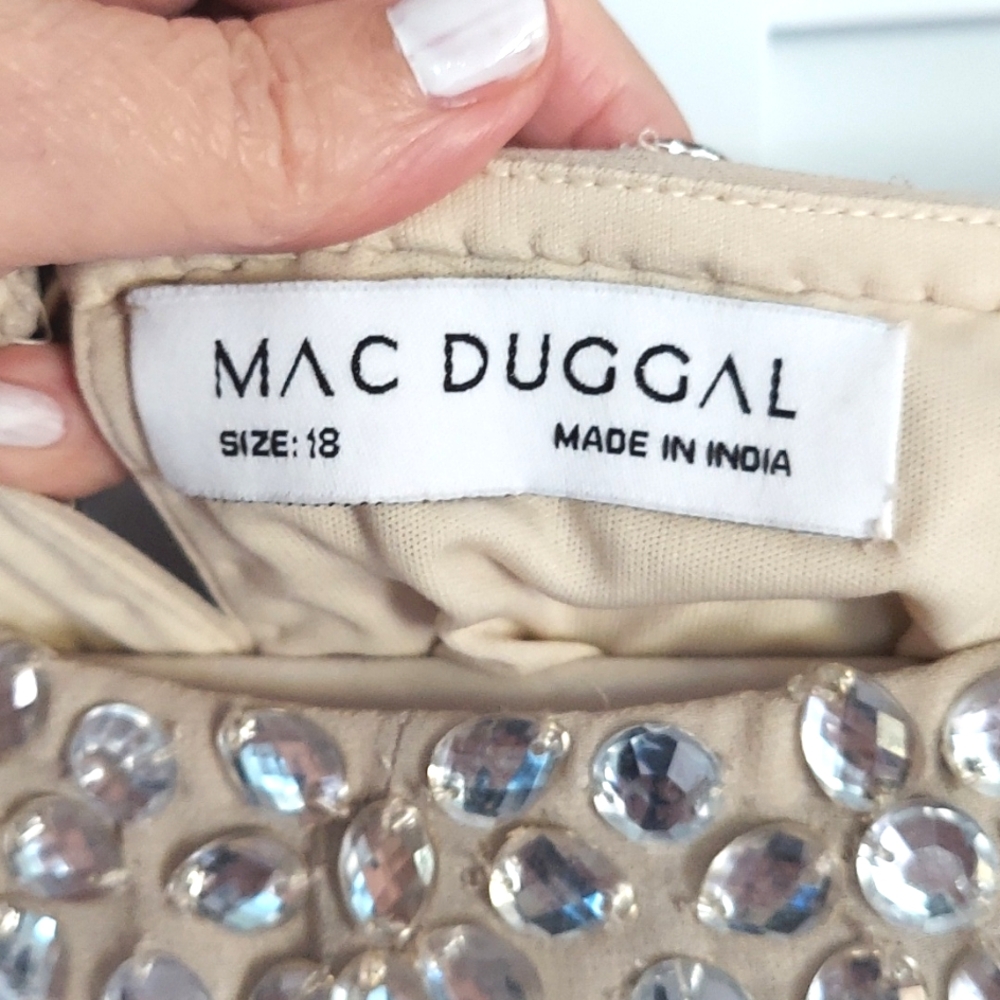 Mac Duggal Gown Sz 18, Cape, Lined, Champagne, Intricate Beading, Sequins NEW!! - Picture 11 of 13
